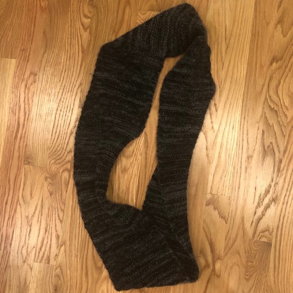 100% Cashmere Circle Scarf- Great Condition. - Picture 2 of 4